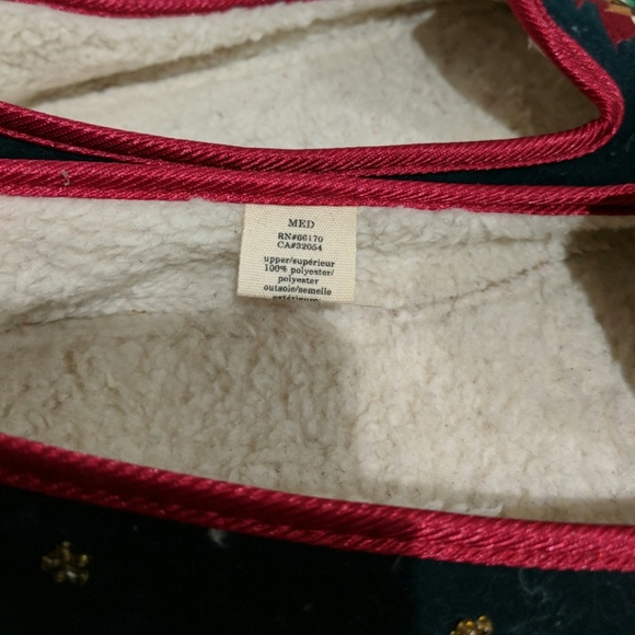 Gorgeous soft embroidered slippers - Picture 4 of 5